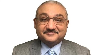 أيمن ثابت رئيسا لقطاع التخطيط بالشركة القابضة لمصر للطيران