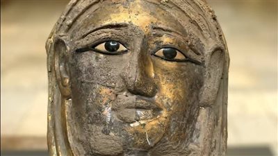 حراس المجد.. المتحف المصري يحتفي بعيد الآثاريين بقناع تا دي حر المعجزة الأثرية