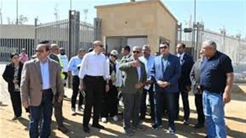 وزير الإسكان يتفقد