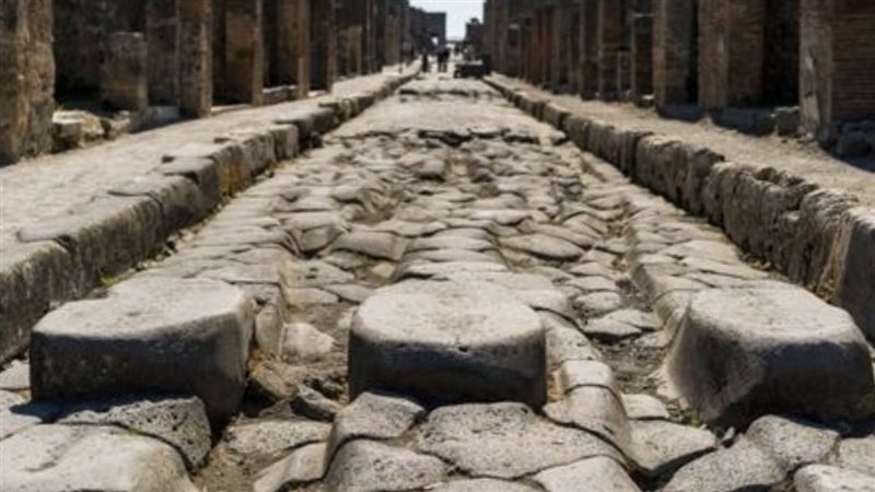 اكتشاف طريق أثري