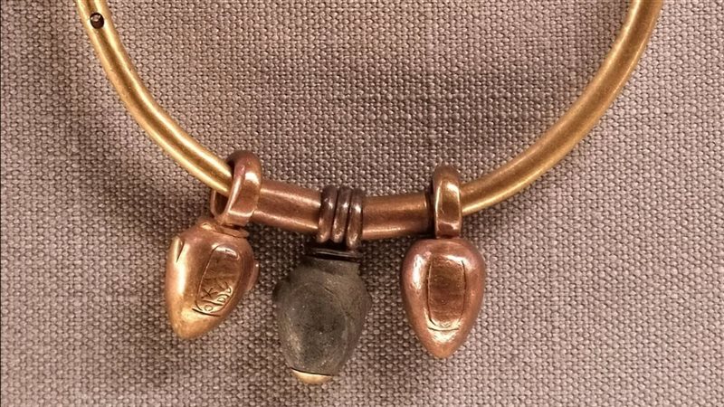 القطعة الأثرية 