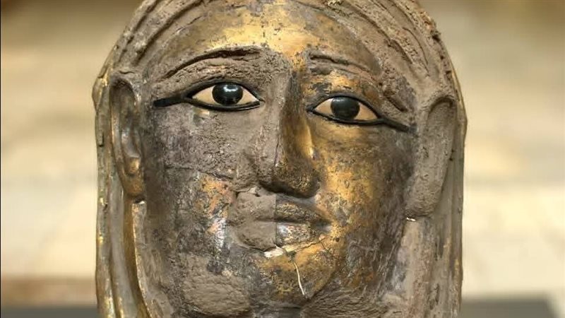 القناع الذهبي 