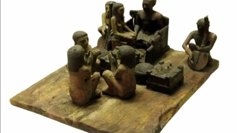 القطعة الأثرية 