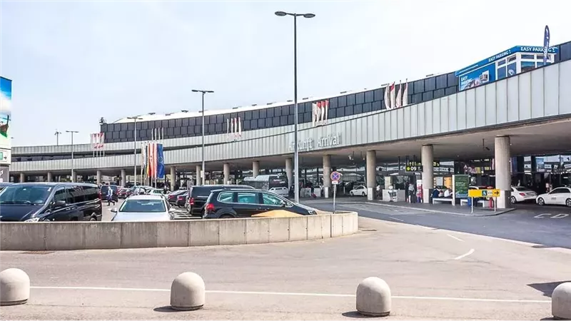 مطار فيينا الدولي «شفخات»