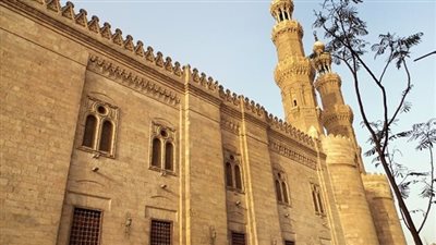 جامع السلطان المؤيد شيخ..قصة الجامع الذي بني علي انقاض سجن