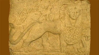 نقش إله الأسد يكشف عبقرية الفن الديني في العصر الروماني بمتحف بروكسل