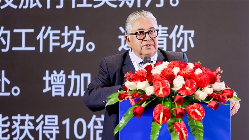 نادر الببلاوى رئيس