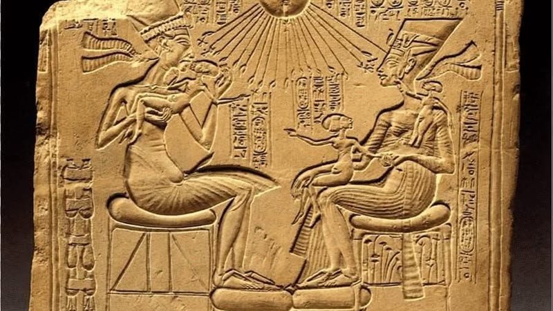 أخناتون ونفرتيتي