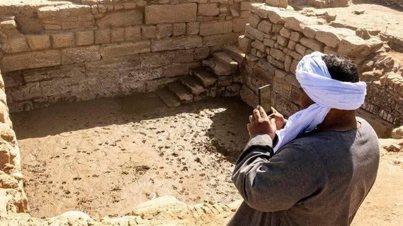 الكشف عن بحيرة مقدسة