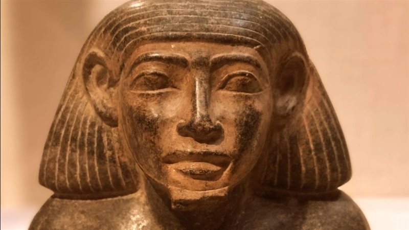 التمثال الأثري