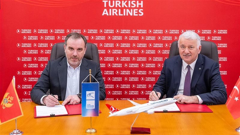 جانب من توقيع الاتفاقية