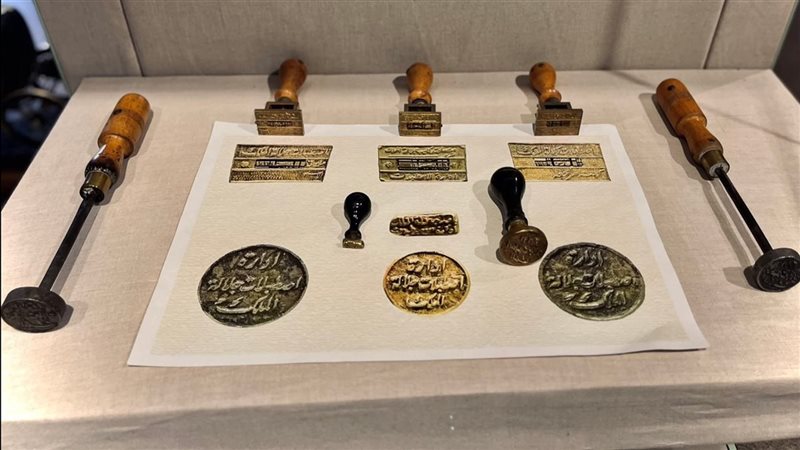 القطع الأثرية 