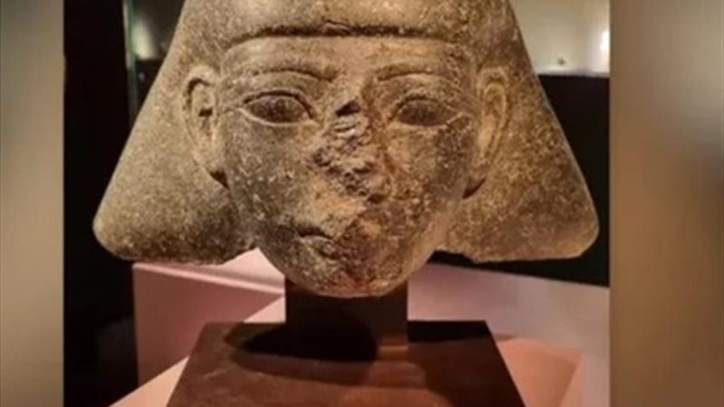 استعانة تمثال آثري من هولندا 