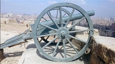 من صدفةٍ فوق أسوار القلعة إلى أيقونة خالدة.. مدفع رمضان حارس موائد الإفطار