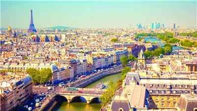 عوائد السياحة الفرنسية ترتفع 9% إلى 91 مليار دولار خلال عام