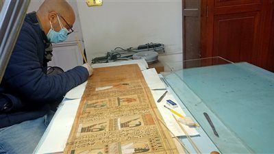 انتهاء ترميم بردية الكاتب أوسر-حات-مس وإحالة مسئول الصيانة للتحقيق 