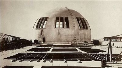 صورة نادرة توثق اللحظات الأخيرة لتشييد قبة المتحف المصري بالتحرير عام 1902