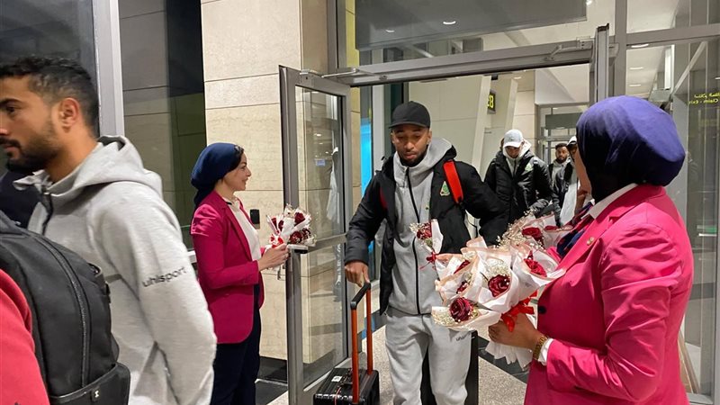 استقبال بعثة فريق الجيش الملكي بمطار القاهرة 