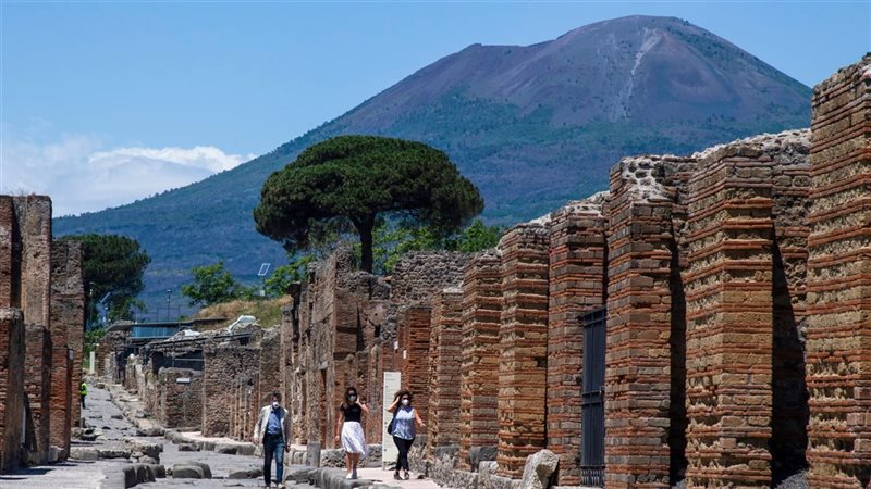 مدينة بومبي الأثرية بجنوب إيطاليا