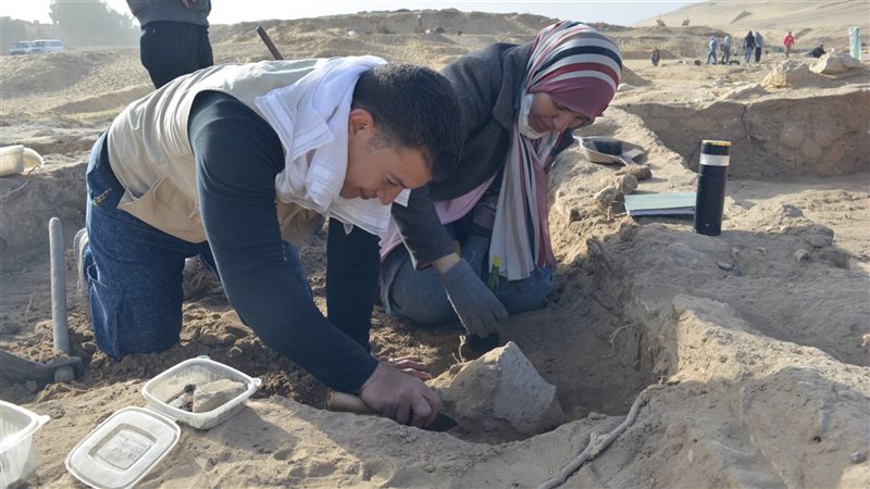 جانب من الحفائر