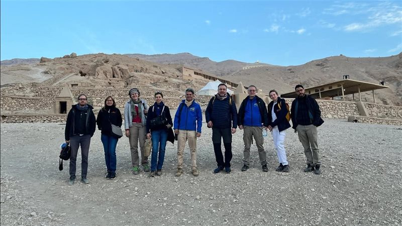 الفريق الأثري 