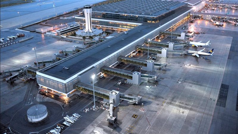 احد مطارات اسبانيا 