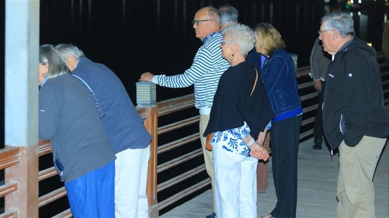 سائحون يزورون كورنيش بني سويف