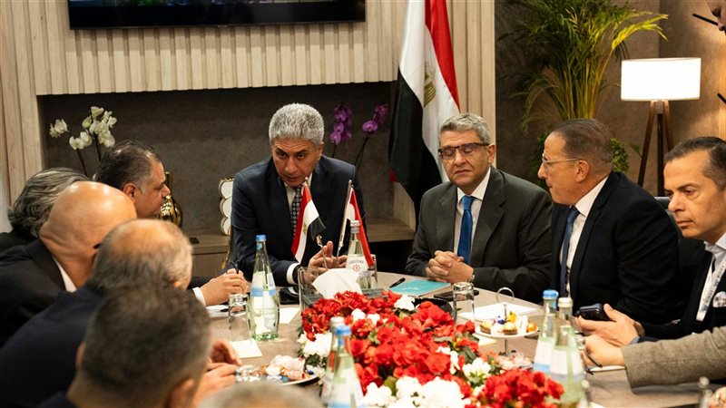 اجتماع وزير السياحة والآثار 