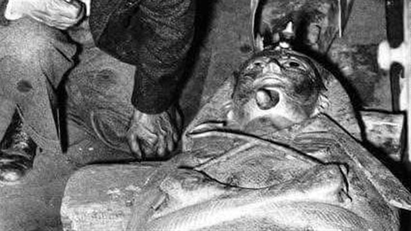 القطعة الأثرية 