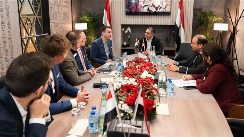 جانب من الاجتماعات