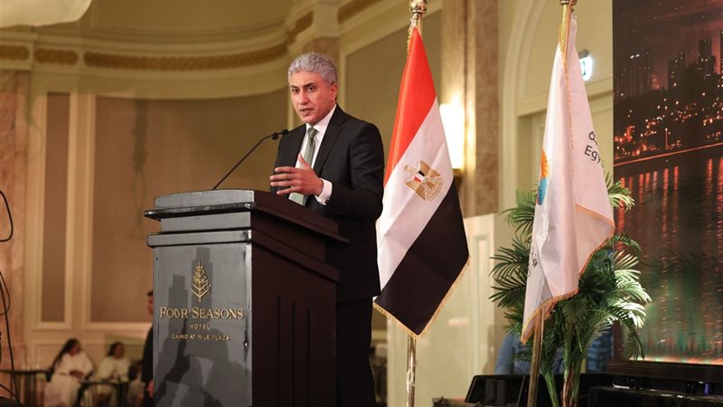 وزير السياحة شريف