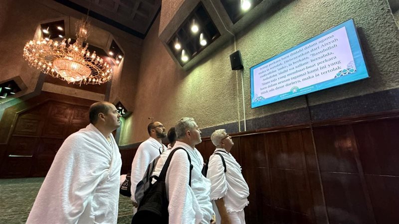 رسائل للمعتمرين 