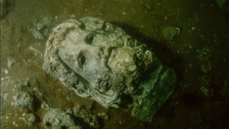 القطعة الأثرية 