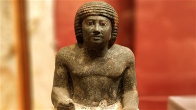 لغز المتحف يكشف السر.. الكاتب الجالس حارس حضارة عمرها 5000 عام