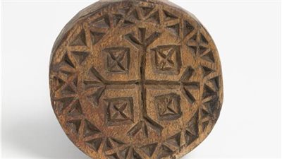 ختم بيزنطي نادر يحمل الصليب من مقتنيات متحف الآثار بمكتبة الإسكندرية