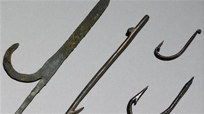 مجموعة أصلية من أدوات الصيد في مصر القديمة تكشف أسرار الحياة على ضفاف النيل 