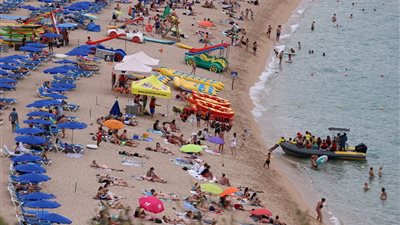 إسبانيا تشهد تدفق سياحي كبير بعد غلق الوجهات الخليجية