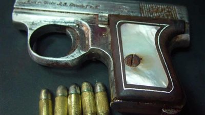 مسدس ملكي يروي تاريخًا من السيادة.. مجوهرات الإسكندرية يحتفي بعيد تحرير سيناء 