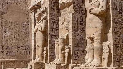 مدينة هابو بالأقصر.. عرش الخلود حيث يتجسد رمسيس الثالث في هيئة أوزيريس