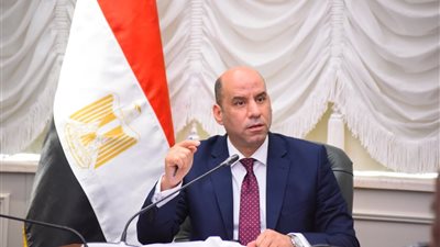 وزارة العمل تتابع تطبيق الأدنى للأجور وتراخيص الأجانب بـ 4 مدن سياحية 