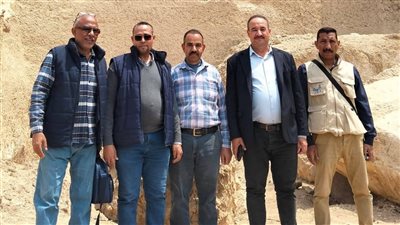 رئيس آثار مصر الوسطى يتفقد أعمال البعثة المصرية الإسبانية بموقع قاو بأسيوط