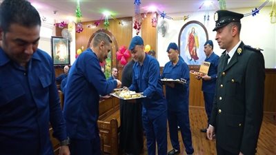 رجال الدين المسيحي يشاركون نزلاء مراكز الإصلاح احتفالات عيد القيامة