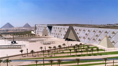 قرار جديد من السياحة لمعالجة أزمة انخفاض الإشارة بالمتحف المصري الكبير 