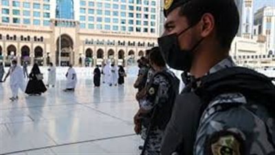 اليوم.. السعودية توقف تأشيرات العمرة وغرامة 100 ألف ريال للمخالفين