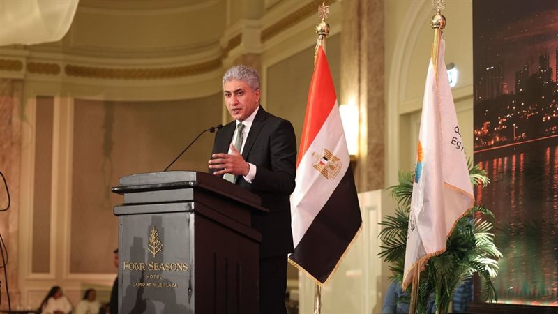 وزير السياحة 