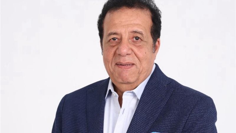 الدكتور عاطف عبداللطيف 