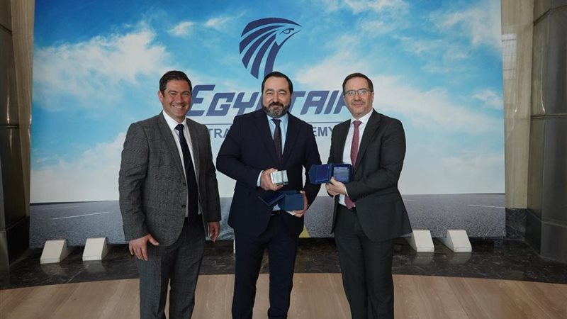 أكاديمية مصر للطيران