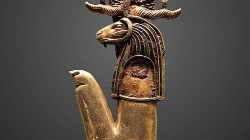 القطعة الأثرية 