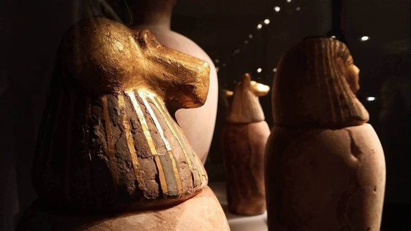 القطعة الأثرية 