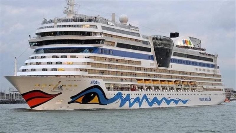 السفينة السياحية